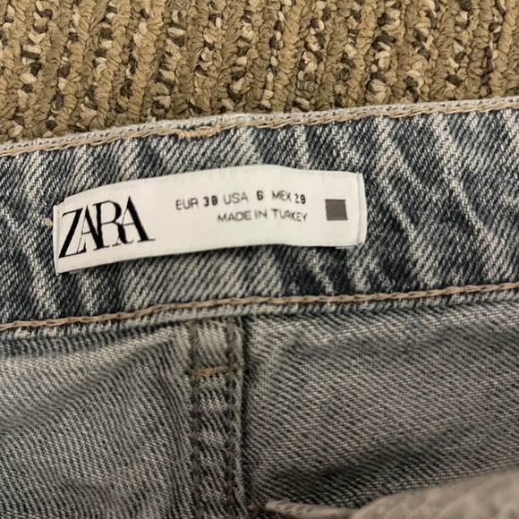 Greyish Jeans - Picture 3 of 3